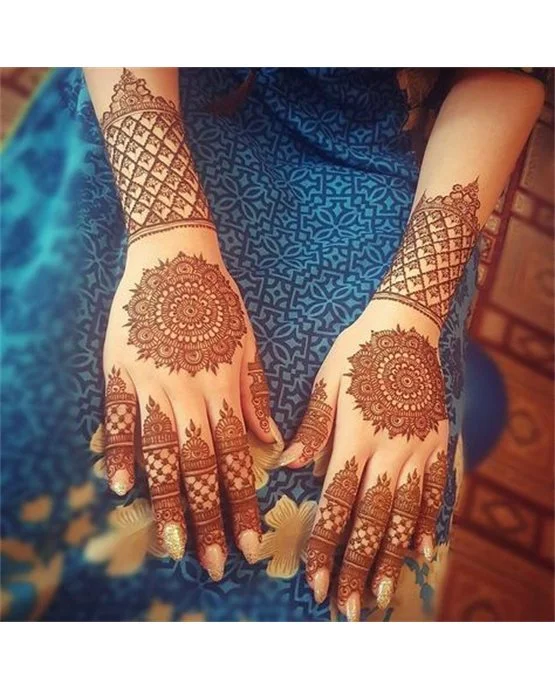 Refined Ruffle And Anklet Covering Simple Full Hand Mehndi Design Refined Ruffle And Anklet Covering Simple Full Hand Mehndi Design